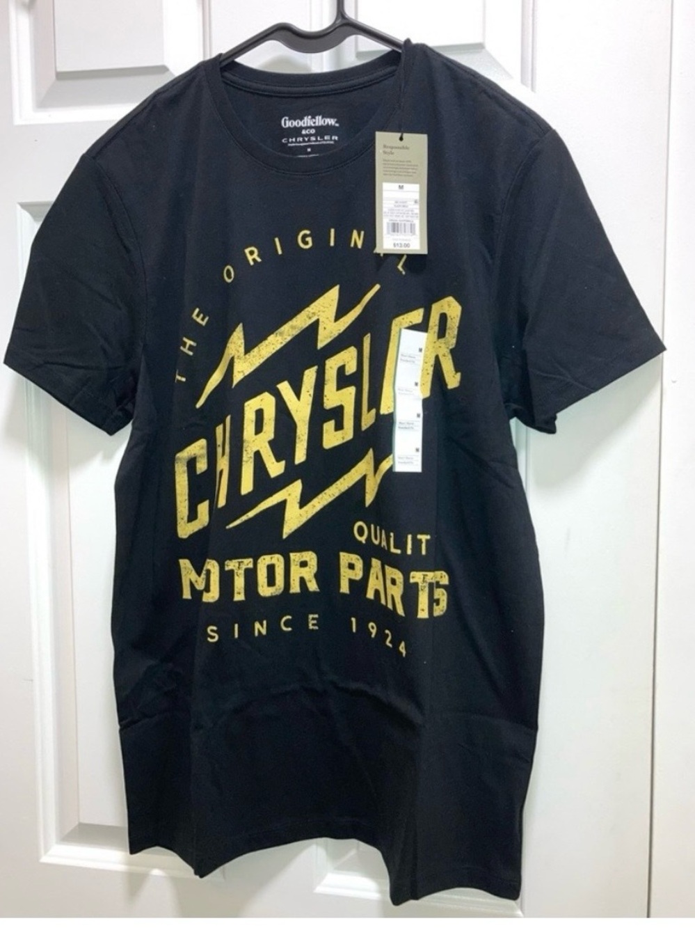 Goodfellow & Co Chrysler Graphic T-shirt Black Size medium NWT